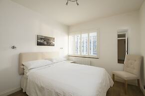 JOIVY Sublime 1 bed flat with Thames view