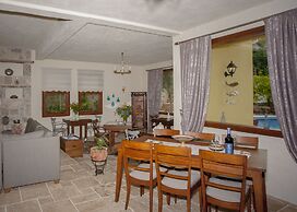 Room-authentic Boutique Hotel