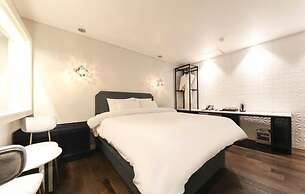 Sinan E.KKLIM Hotel