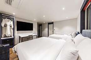 Sinan E.KKLIM Hotel
