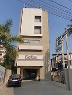 Hotel Gulmohar Grand