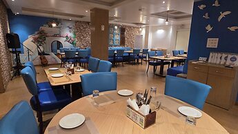 Hotel Gulmohar Grand