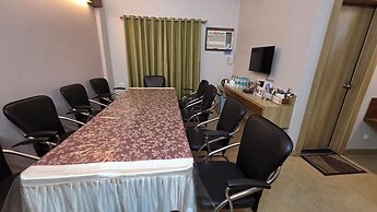 Hotel Gulmohar Grand