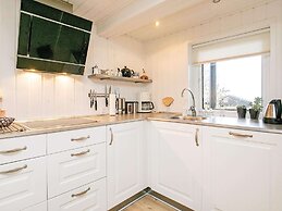 6 Person Holiday Home in Roslev