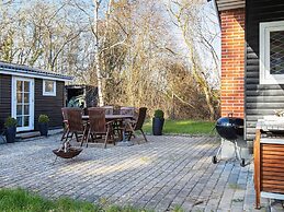 Honsinge Lyng Home With Annex