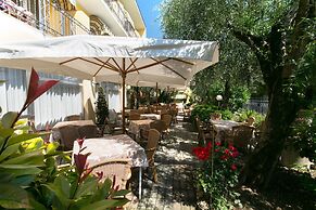 Hotel Serenella