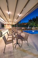 Maye Residence