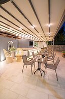 Maye Residence