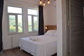 Parli Hotel