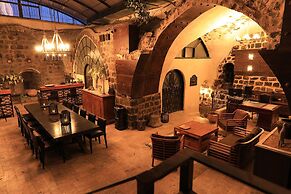 Dona Castle
