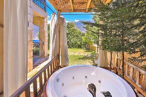 Atalante Hotel