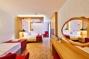 Atalante Hotel