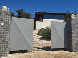 Beautiful Beach House At Sounio