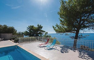 Awesome Home in Dingac With Wifi and 4 Bedrooms