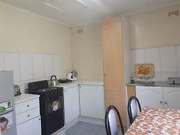 Cottage Sleeps 4 With Pool