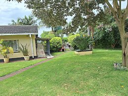 Cottage Sleeps 4 With Pool