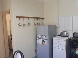 Cottage Sleeps 4 With Pool