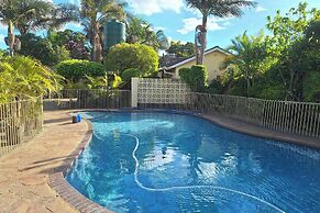 Cottage Sleeps 4 With Pool