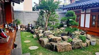 Hanok1957
