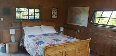 Rustic Beach House With Bunkhouse