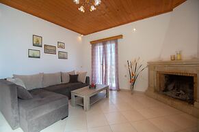 Family Private Homes with Sea View