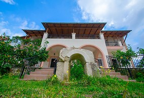Family Private Homes with Sea View