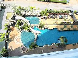 The Cliff Pratumnak - Sea View Studio - Sleeps 2