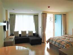 The Cliff Pratumnak - Sea View Studio - Sleeps 2