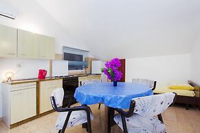 7 Olives Apartments