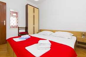 7 Olives Apartments
