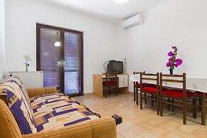 7 Olives Apartments