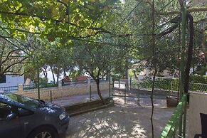 7 Olives Apartments