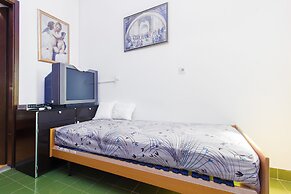 7 Olives Apartments