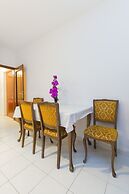 7 Olives Apartments