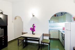 7 Olives Apartments