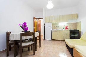 7 Olives Apartments