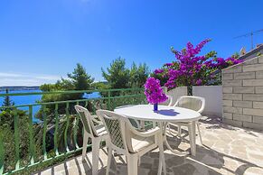 7 Olives Apartments