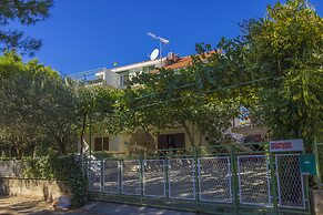 7 Olives Apartments
