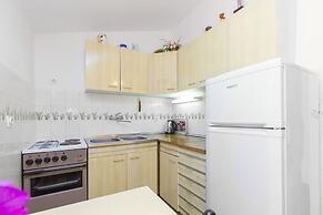 7 Olives Apartments