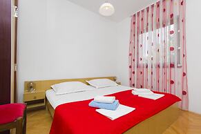 7 Olives Apartments