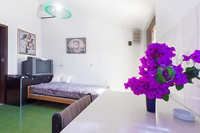 7 Olives Apartments