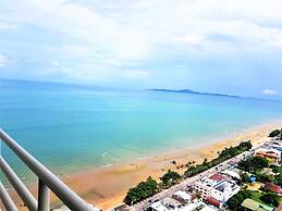 30th Floor Beach Condo With Stunning sea Views