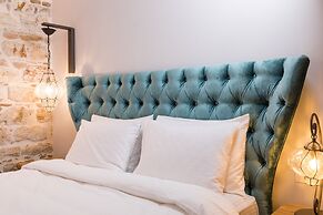 Acanthus blue