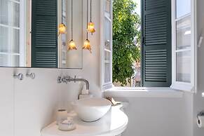 Acanthus blue