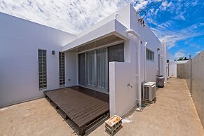 Leo Resort