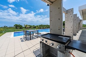 Leo Resort