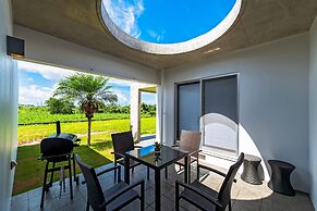 Leo Resort