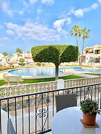 2-bed Apartment 10 min Drive to the Beach!