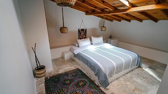 Bo Alacati