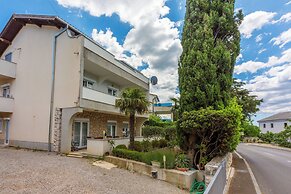 Apartments Dolloree